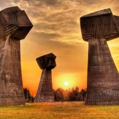 Ако слобода ишта значи, значи право да кажеш људима оно што не желе да чују. У времену обмане, рећи истину је револуционарни чин. George Orwell