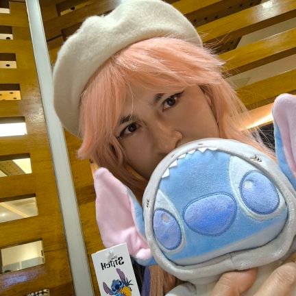 Femboy 💖 Amante de los videojuegos, las faldas y los vestidos.
🦊🌸 Suave pero con estilo