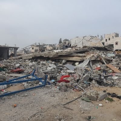 يا غزة يا زهرة الدول، يا أجمل أرض في الوطن العربي، سوف نحارب لأجلك مهما مرت السنوات