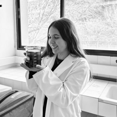 leirejj9's profile picture. ||⚛️👩🔬