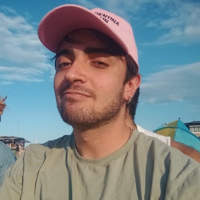 No me pidan que tome decisiones... soy de libra ♎

📚Estudiante de Letras //☀️🏳️‍🌈

https://t.co/y2FWzrXj90