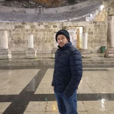 تخرج من المعهد التقني في الموصل قسم الصناعات الكيمياويه
يدرس في كليه الخوارزمي جامعه البلقاء
قسم الصيدله
