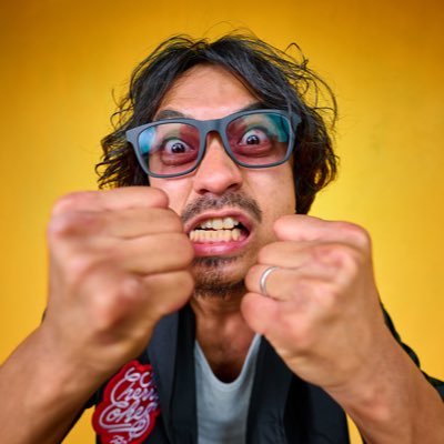 一万人の酔っ払いを引き連れる大船団THE CHERRY COKE$の大幹部のAccordion海賊