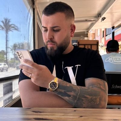 alejandro97hr's profile picture. #SmallCaps , Alumno de la vida. #XVNT