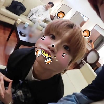 yuj1itad0r1's profile picture. “am I normal, compared to you?” - Han 💚💚🩷🩷“I like normal.” -Minho #skzlover