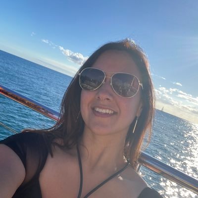 Mom💕 #Feminist 💖 #TraumaInformed #LCSW👩🏻💼🌺📸🥾🐳 #MybodyMychoice ✨Suicide & Crisis Lifeline #988 💚