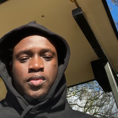 dreamer|| Ecom/DTC Designer || Newsletter/Email Designer ||Brand/UI Designer ||currently setting tech career paths *Check link to my portfolio*👇🏾