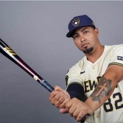 🇵🇷 Pro baseball player for the @Brewers and @senadoreslbprc⚾️ @roserodriguezc💍👨👩👧👦