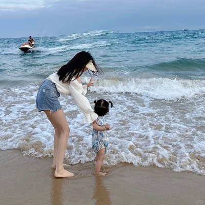 E0b3F20yxR65813's profile picture. 半職媽媽l去掉一位有名無實的老公 過着光明正大的記録女兒跟羚媽的單親生活  刺激|露出I人妻|淚水持續沖刷戀愛時沖昏掉的頭腦  清醒了也要一個人好好帶着寶寶生活  過好此刻 未來沒有什麼好可怕的