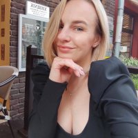 Delphine (@delphine102449) 's Twitter Profile