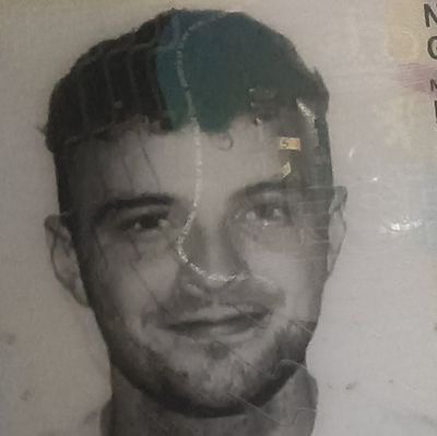 Mi madre me dió la vida y Lim las ganas de quitármela.
Soy viuda de Guedes🏍️
(24%🙊)