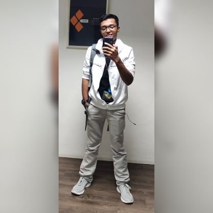 On my way......😊
| CODMobile player | capturing movements of this heaven | 😎🔪 | police officer,🇱🇰🇸🇬