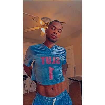 Follow me on 📸: _vanity.xiaoyu Add my 👻: Davidmontana200 6’4 https://t.co/2OufY64FVO💉|〽️emphis 〽️ade yes I am a Barb🦄