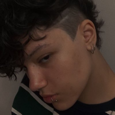 eternoidiotta's profile picture. nem eu tô sabendo