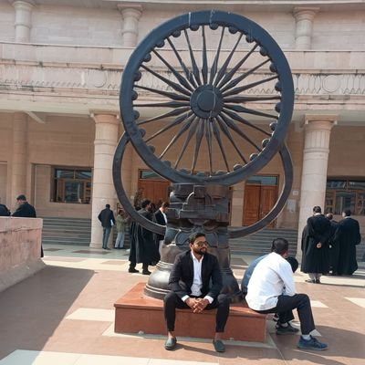 Sandeep_Yadvam's profile picture. LUCKNOW HIGHCOURT | Justice ⚖️| Political|
writer

यदा यदा हि धर्मस्य ग्लानिर्भवति भारत ,

अभ्युत्थानमधर्मस्य तदात्मानं सृजाम्यहम्

जय श्रीकृष्ण 🙏