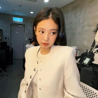 likeherlikejen's profile picture. like JENNIE!!