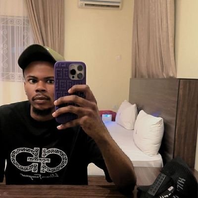 DavidEssie14402's profile picture. 