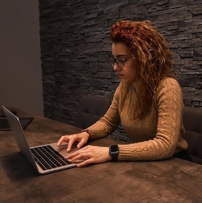Influencer di criptovalute
Coach aziendale
Formatore Web3.0
Trader