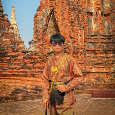 ชอบเดินห้าง ชอบการเมือง รักประชาธิปไตย ชอบเทเลอร์ สวิฟ