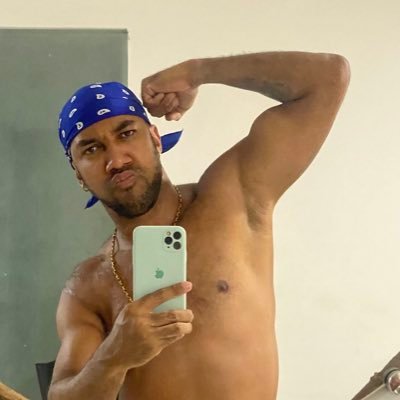 Terapeuta Sexual e Biscoiteiro Me divirtindo e me permitindo ser feliz. LIBERTE-SE ! https://t.co/69ZIjBpWCh