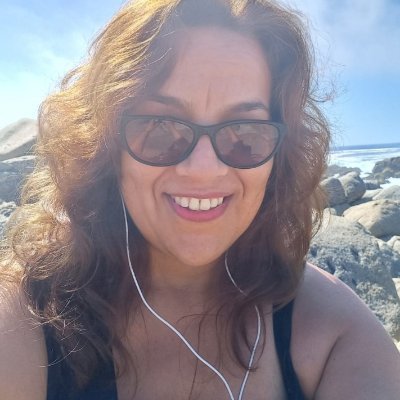 ClaudiaXGR's profile picture. ♊ Relacionadora Publica Bilingue e hija de un Ángel Negro 🎹🎶
💉test IQ nomás.