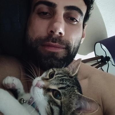 omerdeemirr's profile picture. Nazım Hikmet'in dediği gibi 

beni benden öğren,herkese aynı değilim..