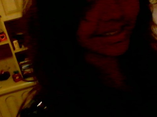 Engraçada ,muito carinhosa,Gremista,dependente das minhas amigas,
so chatinha as vezes..
gosto ? Segui ai !