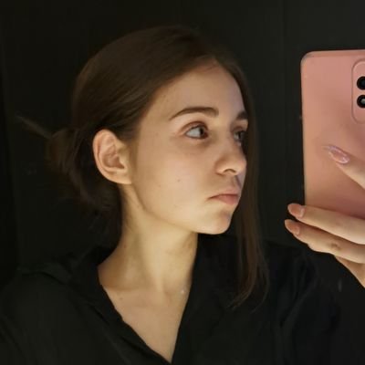 De derecha, pero primero que todo, una mujer.
Machistas de todo tipo y pick me girls chupense una y tómense un té🍵