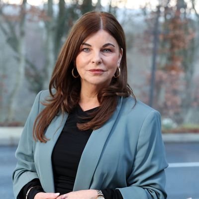 @SDLPlive Foyle MLA campaigning for economic justice for Derry & affordable childcare for all. Constituency issue? Email:sinead.mclaughlin@mla.niassembly.gov.uk