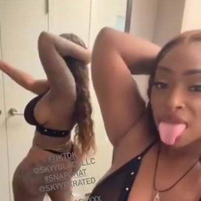 ATL 🍑🔥 content creator 🕊️🖤💚👀$20 | •your fav chocolate 🍫 baddie!? ( Massage therapist 🆓💯