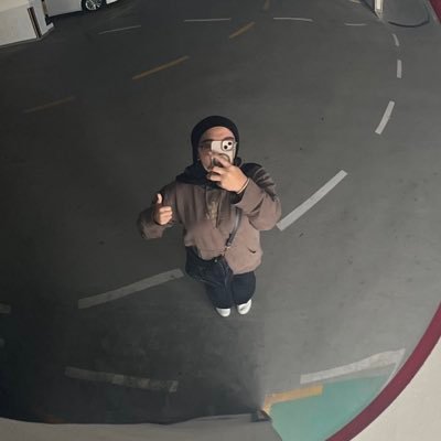 disnothome's profile picture. 20 | translator to be 👩🏻‍💻