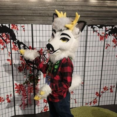 Deer from Germany 🇩🇪 | student | 🦌❤️🐝 | Taken by @RiocynnRaak | 30s | He/Him |
NSFW🔞content may come ahead!