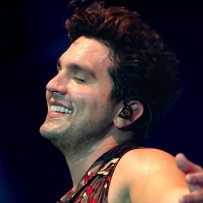 em queda livre eu sou mesmo, um anti-herói // @jaoromania, @luansantana