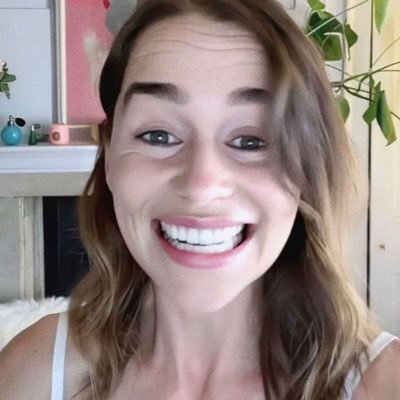 emiliaclarke76's profile picture. To my incredible fans,your support means the world to me Thank you for being a part of this..🌹🌹