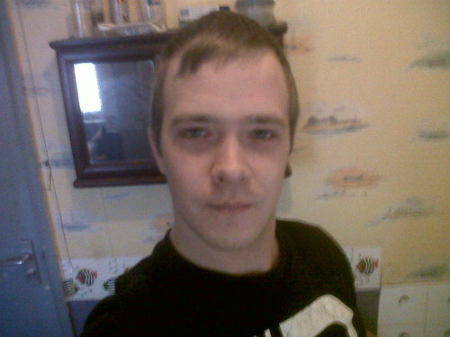 gaykarl82's profile picture. im a young lookin 29yo gay lad who loves meetin new people i also love to sing so if ya wanna chat message me cheers xx