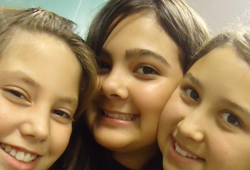 eu amo muito vcs rebeldes por favor nao acabem amooo vcs chay lua mel soso mica thur amoooo minha vida minha familia rebeldes turne rbr para sempre e eu   vou