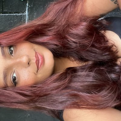 KarinHelll's profile picture. Oi amigos queridos do meu coração, perdi acesso da outra conta então vou falar os absurdos da vida por aqui 🤍🦇