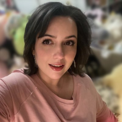 JinAlexaLowen's profile picture. ELL high school teacher. Rhet/Comp Instructor. Freelance Editor. Gamification Designer. Language Constructor. I also sing loudly in my car.