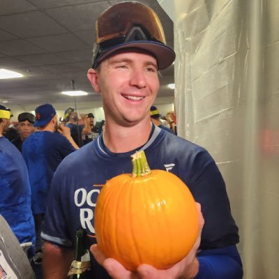 mrr5744's profile picture. buildings and energy things