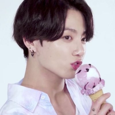 _Kookiecrumbss's profile picture. nineteen