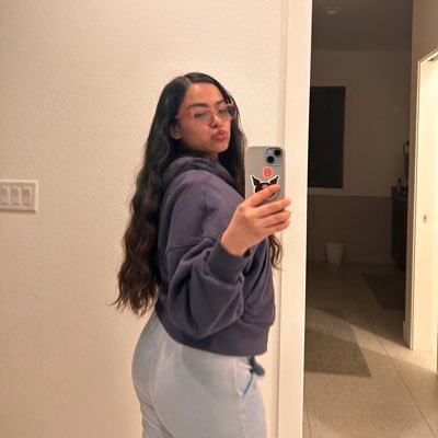 aleewalee222's profile picture. | 24 | 🪬🦋🌟