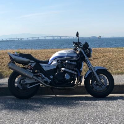 CB1300SF(SC40)に乗る アラフィフ【訳あって手放しました!😭💦】/絶景ツーリング/ご当地グルメ /お酒/時間とお金があればU.S. Route 66行きたいですね!な〜んて夢見るおじさんです。/主に食べ物系、スウィーツ系、お菓子系にいいねします。ww