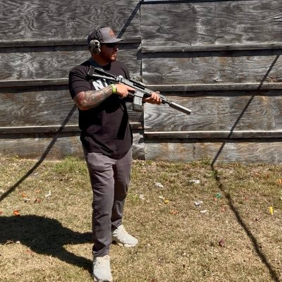 Littlefoottt's profile picture. I like to play video games