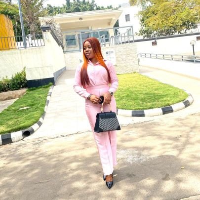 Lyndaiwuagwu's profile picture. A Real Estate Consultant..Very cool and accommodating,a focused queen. Lover of Wizkid🦅Mercy Eke🛡And Victoria🍋