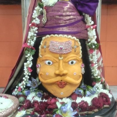 नमस्ते सदा वत्सले मातृभूमे
त्वया हिन्दुभूमे सुखं वर्धितोऽहम्।
महामङ्गले पुण्यभूमे त्वदर्थे
पतत्वेष कायो नमस्ते नमस्ते।