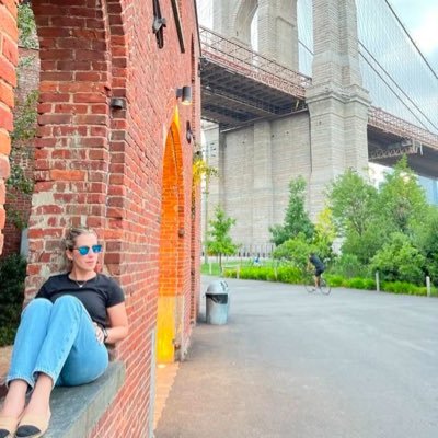 Prospecto de Politologa, pero con sentido del humor, lawyer, PN👩🏼⚖️, energetic and extrovert woman, fitness obsesionada crónica y nómada profesional.