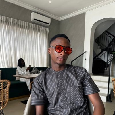 AbstractKwen's profile picture. Brand identity designer, die hard MUFC.