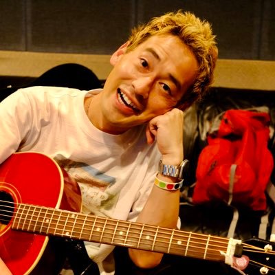 🏝常夏系音楽家@Carnavacation(カルナバケーション) & 🌍 @ScrumUnison ✈️ NHK『おかあさんといっしょ』'24/6「みててカーニバル」'23/9「にんじんエンジンロケット」(絵本化もしました🐰)'20/12「かおたいそう 」作詞作曲🤗歌手/作詞作曲/打楽器愛好家/ラジオDJ🐳