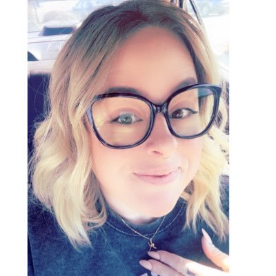 Llama Mama & Llama Lounge Owner I Sims 4 Content I Twitch Affiliate @TheRealLlamaLounge I You are safe here 🫶🏼