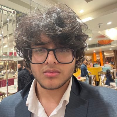 DarshikDhyani's profile picture. Helping brands with social media content 🚀